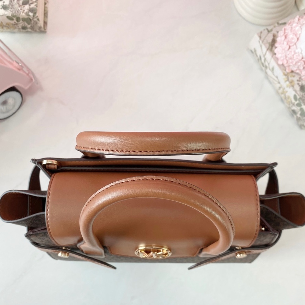 Final Sale!!! 👜 MICHAEL KORS 🌺 Carmen Medium Faux Leather Belted Satchel - Picture 10 of 15
